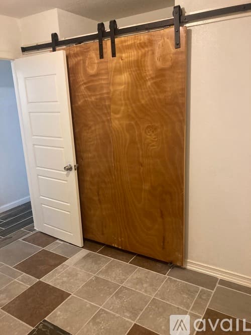 San Antonio House: 5230 Village Row
