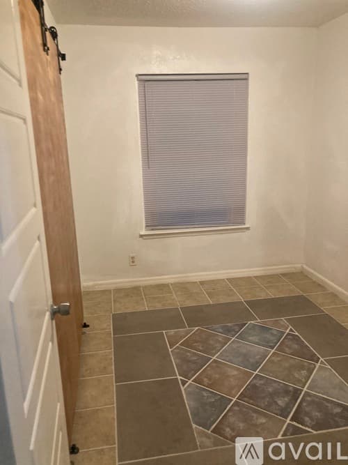 San Antonio House: 5230 Village Row