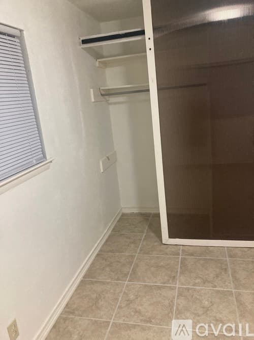 San Antonio House: 5230 Village Row