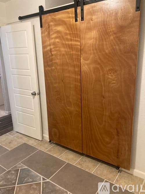 San Antonio House: 5230 Village Row