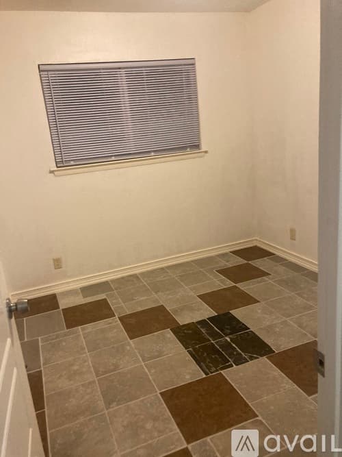 San Antonio House: 5230 Village Row