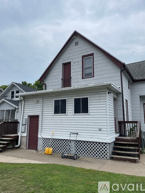 La Crosse Apartment: 2137 Market Street