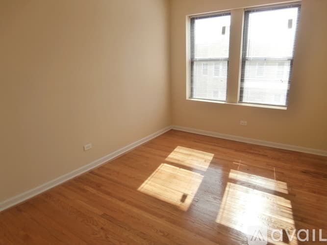 Chicago Apartment: 4749 N Troy St