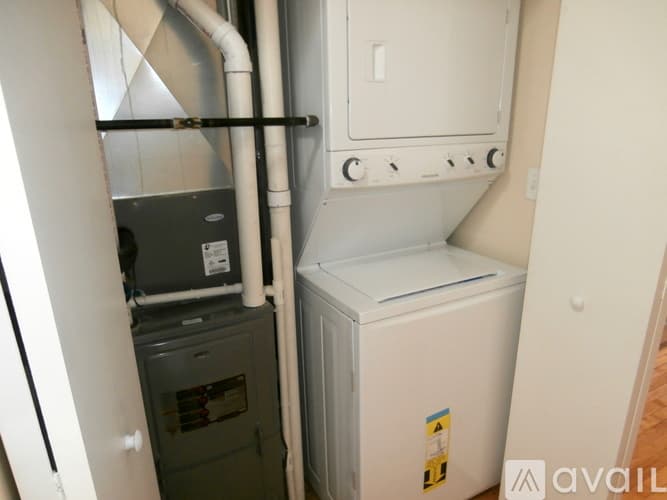 Chicago Apartment: 4749 N Troy St