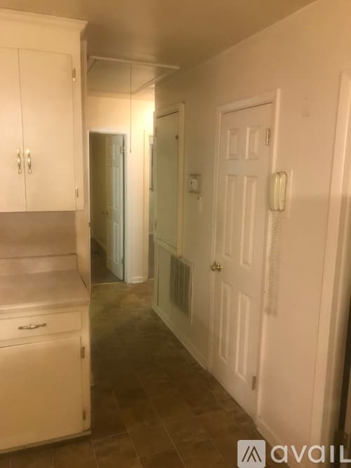 Goldsboro House: 208 Wayne Ave