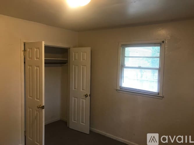 Goldsboro House: 208 Wayne Ave