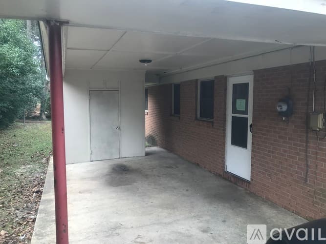 Goldsboro House: 208 Wayne Ave