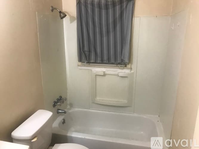 Goldsboro House: 208 Wayne Ave