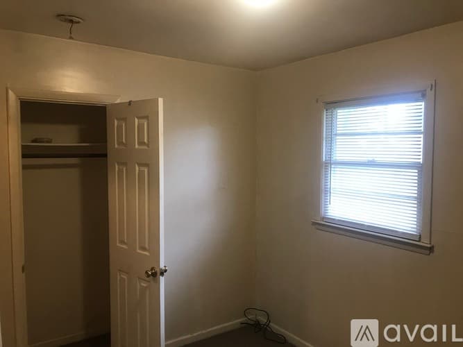 Goldsboro House: 208 Wayne Ave