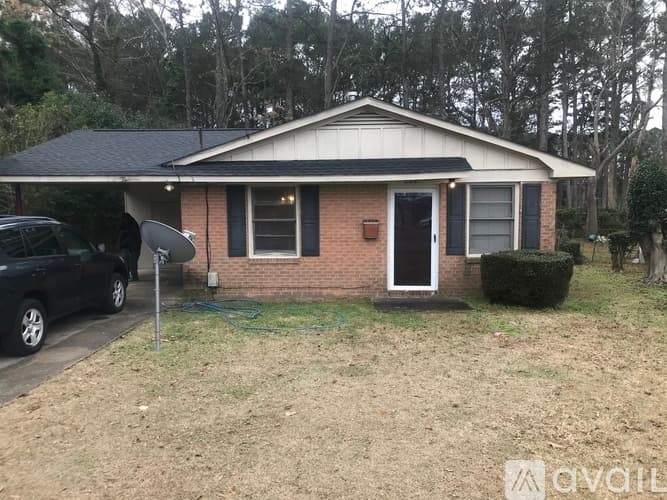 Goldsboro House: 208 Wayne Ave