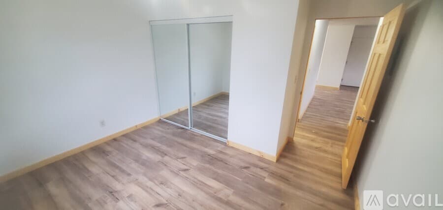 La Crosse Apartment: 1705 La Cres St