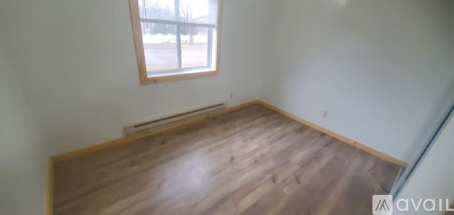 La Crosse Apartment: 1705 La Cres St