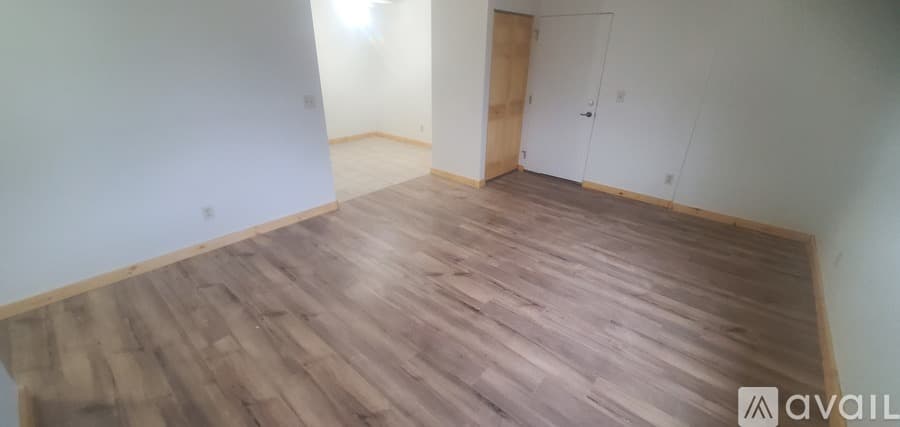 La Crosse Apartment: 1705 La Cres St