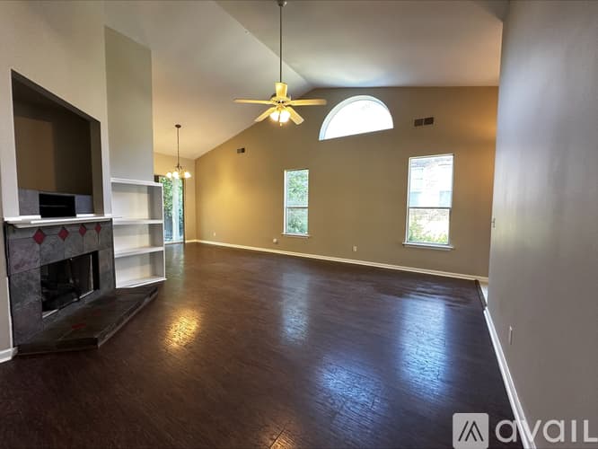 Alabaster House: 108 Gardenside Dr