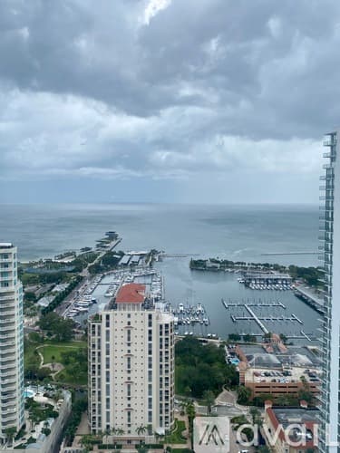 St. Petersburg Apartment: 225 1st Ave N