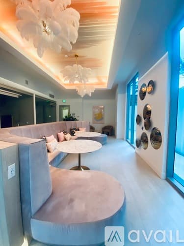 St. Petersburg Apartment: 225 1st Ave N