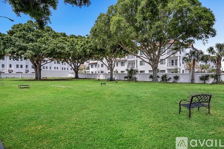 Tampa Townhome: 5704 Baywater Dr