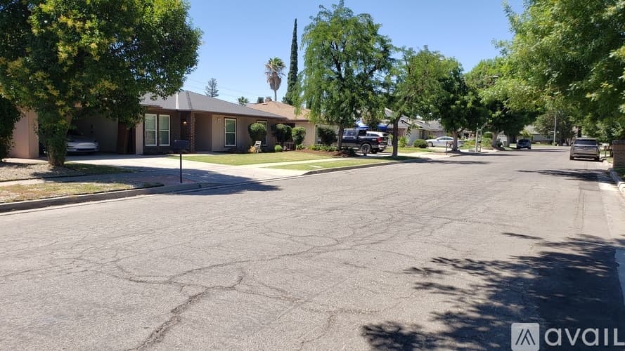 Fresno House: 7433 North 5th Street
