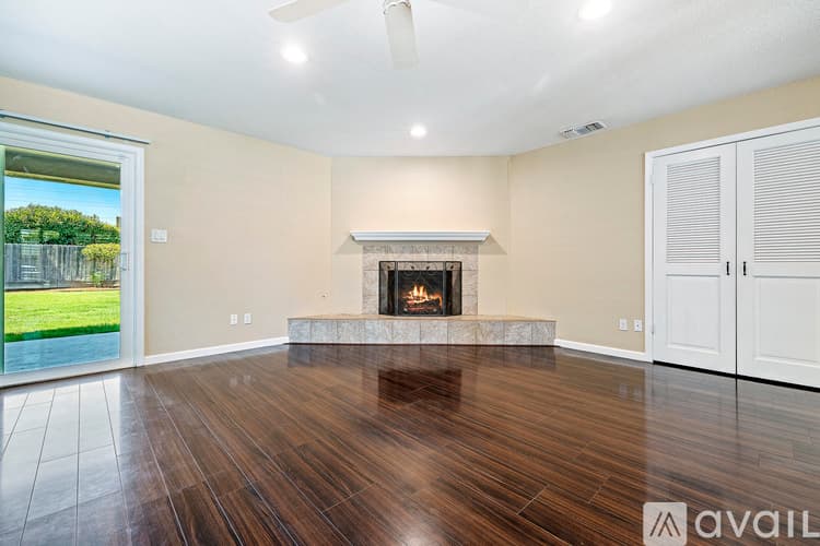 Fresno House: 7433 North 5th Street