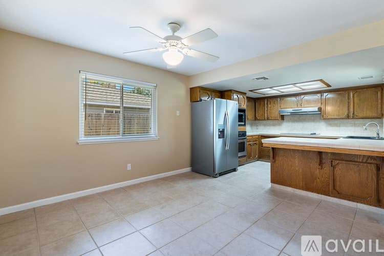 Fresno House: 7433 North 5th Street