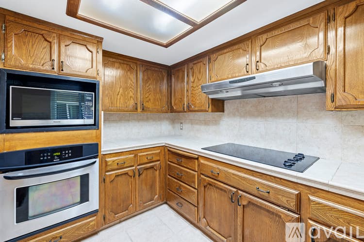 Fresno House: 7433 North 5th Street