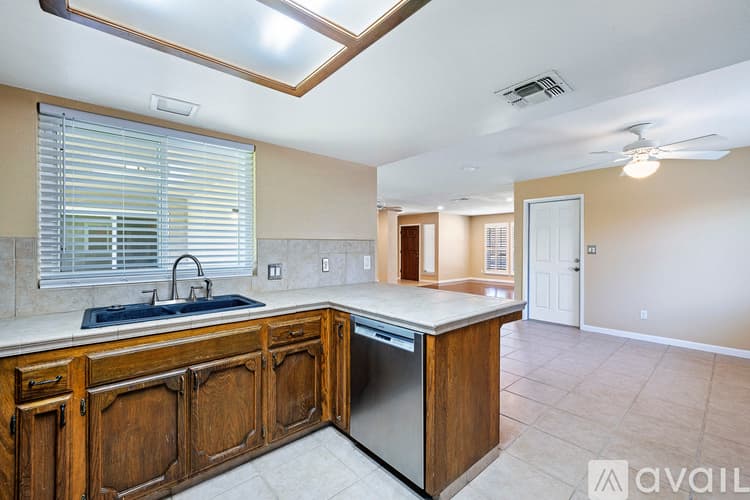 Fresno House: 7433 North 5th Street