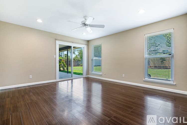 Fresno House: 7433 North 5th Street