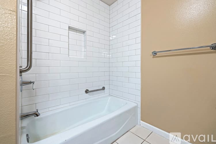 Fresno House: 7433 North 5th Street