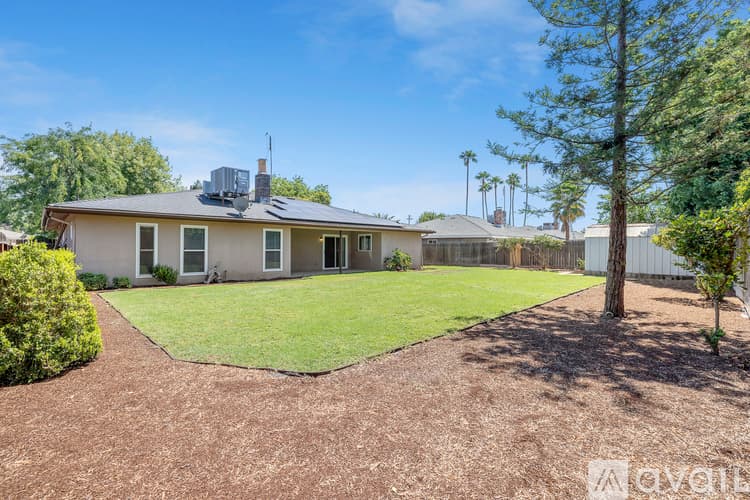 Fresno House: 7433 North 5th Street