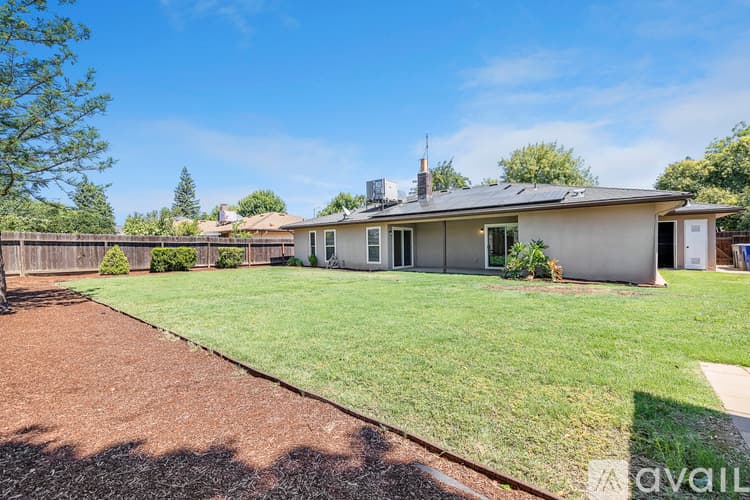 Fresno House: 7433 North 5th Street