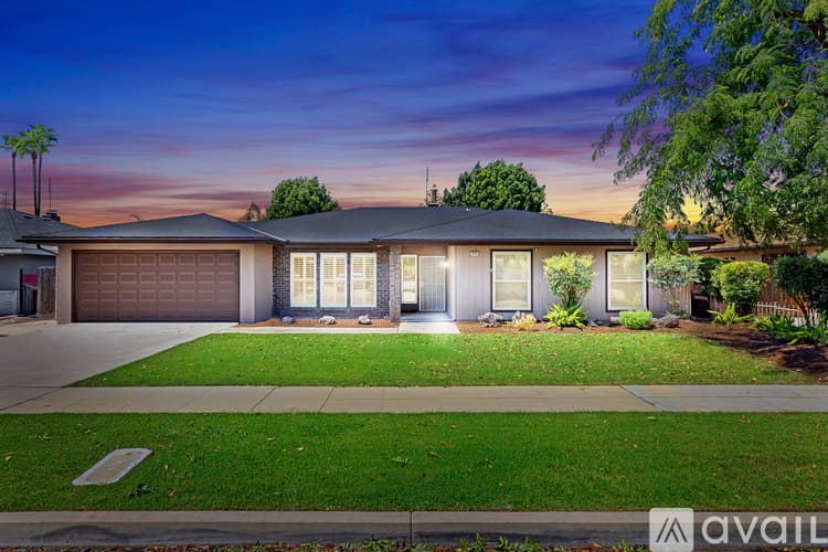 Fresno House: 7433 North 5th Street