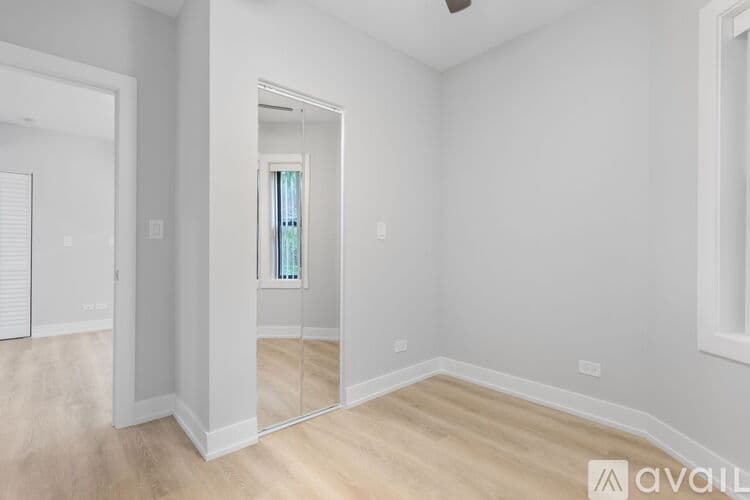 Chicago Apartment: 1558 W Juneway Terrace