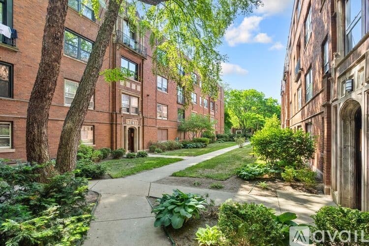 Chicago Apartment: 1558 W Juneway Terrace