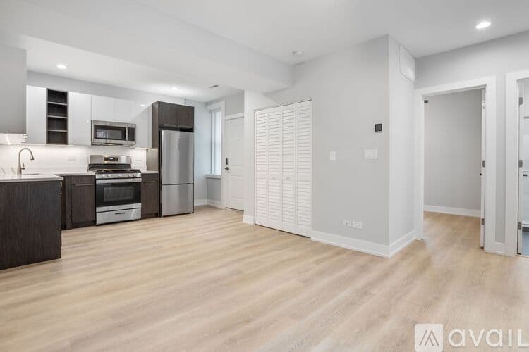 Chicago Apartment: 1558 W Juneway Terrace