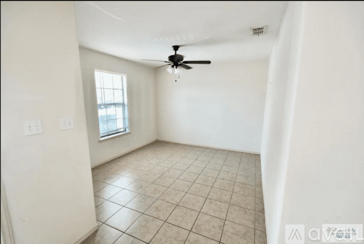Los Fresnos Apartment: 415 West 5th Street