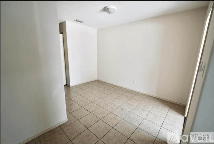 Los Fresnos Apartment: 415 West 5th Street