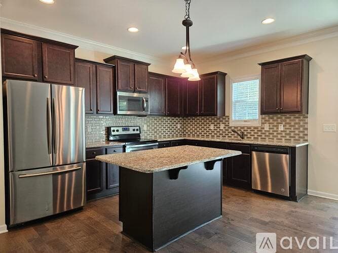 Clayton House: 209 Lanier Pl