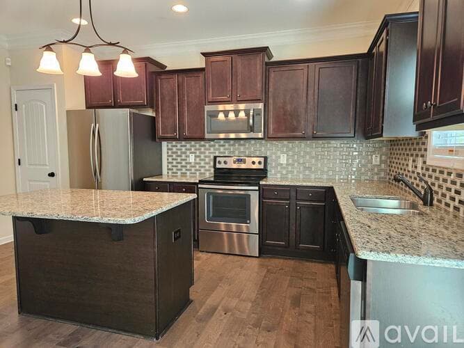 Clayton House: 209 Lanier Pl