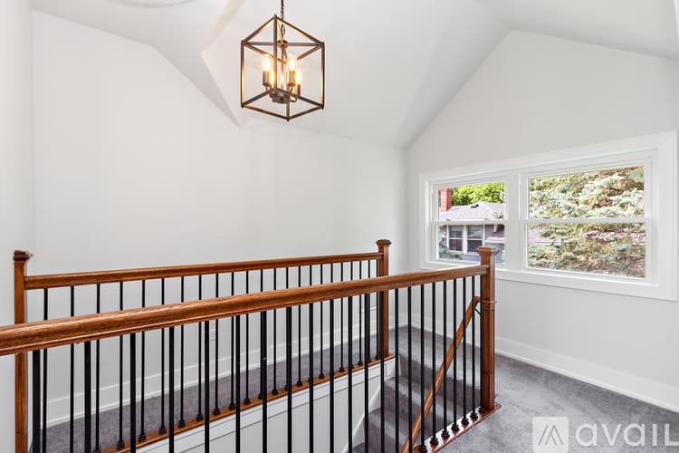 Lemont House: 724 Warner Ave