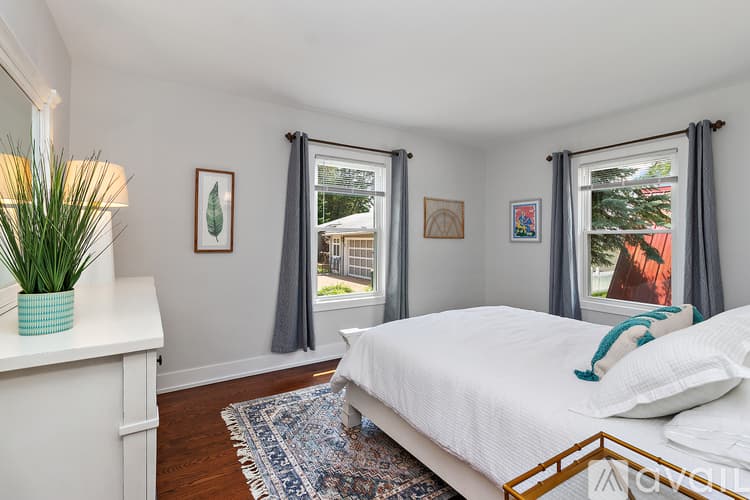 Lemont House: 724 Warner Ave