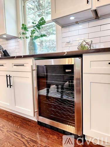 Lemont House: 724 Warner Ave