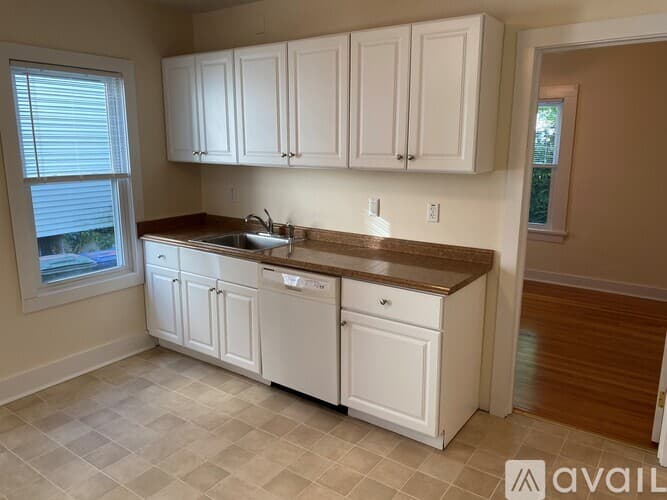 Bridgeport Apartment: 536 Midland St
