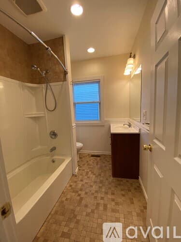 Bridgeport Apartment: 536 Midland St