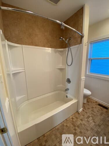Bridgeport Apartment: 536 Midland St