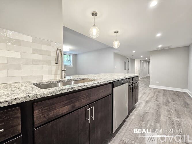 Evanston Apartment: 1143 Maple Ave