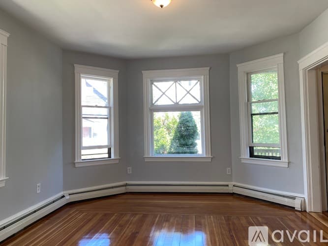 Providence House: 24 Huxley Ave
