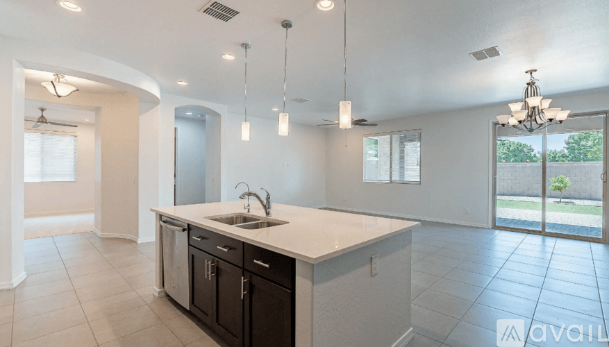 Queen Creek House: 20737 East Canary Way