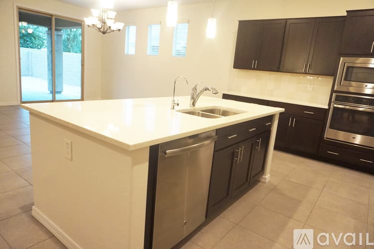 Queen Creek House: 20737 East Canary Way