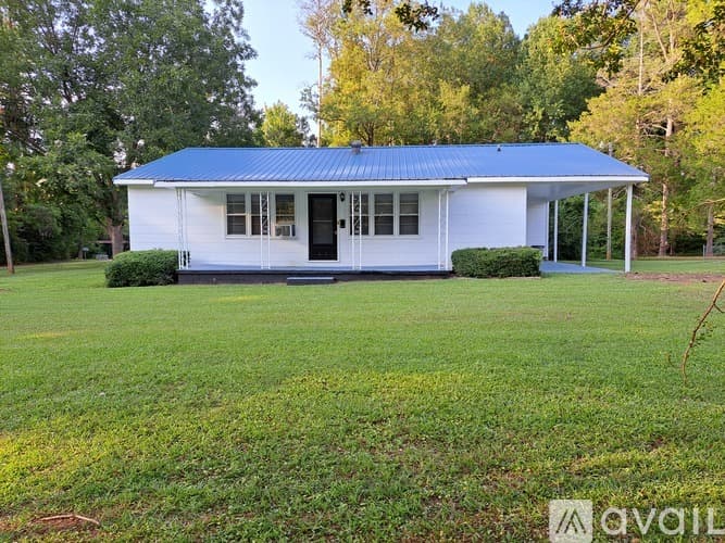 Warrenton Apartment: 136 Dowtin St