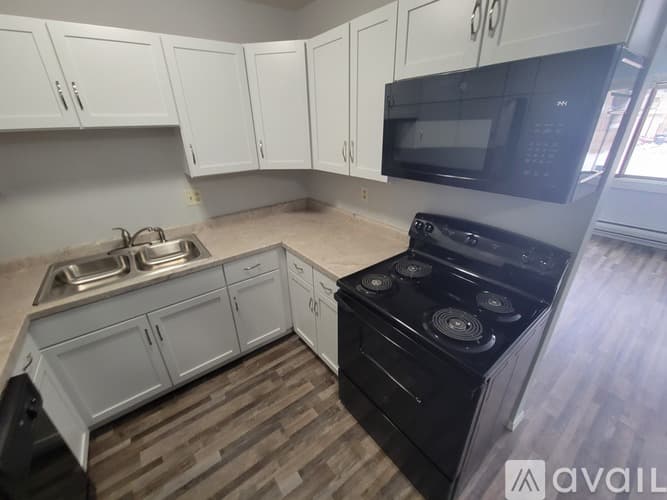 La Crosse Apartment: 1722 La Cres St